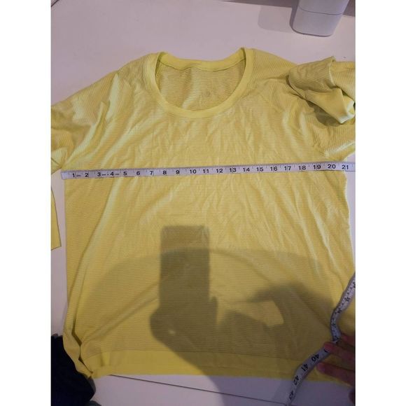 Lululemon Swiftly Tech Long Sleeve Shirt Yellow Size 14 or 16 - Picture 6 of 7